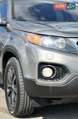 Позашляховик / Кросовер Kia Sorento 2011 в 