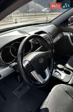 Позашляховик / Кросовер Kia Sorento 2011 в 