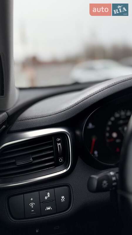 Внедорожник / Кроссовер Kia Sorento 2015 в Хмельницком