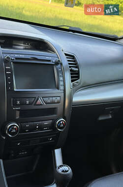 Позашляховик / Кросовер Kia Sorento 2012 в 