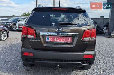 Позашляховик / Кросовер Kia Sorento 2011 в 