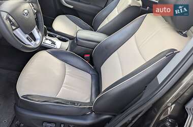 Позашляховик / Кросовер Kia Sorento 2011 в 