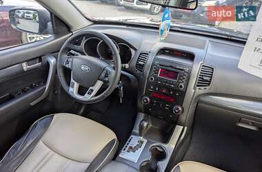 Позашляховик / Кросовер Kia Sorento 2011 в 