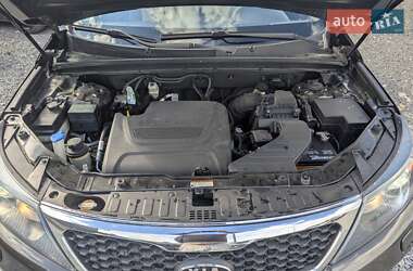 Позашляховик / Кросовер Kia Sorento 2011 в 