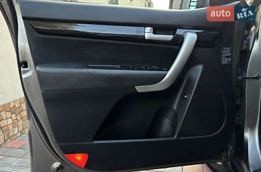 Позашляховик / Кросовер Kia Sorento 2012 в 