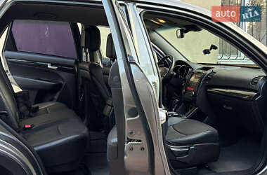 Позашляховик / Кросовер Kia Sorento 2012 в 