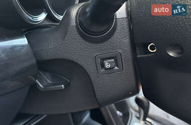 Позашляховик / Кросовер Kia Sorento 2012 в 