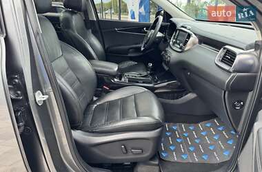 Позашляховик / Кросовер Kia Sorento 2016 в 
