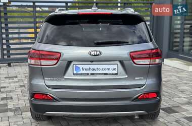 Позашляховик / Кросовер Kia Sorento 2016 в 