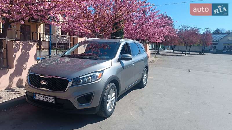 Внедорожник / Кроссовер Kia Sorento 2016 в Хусте