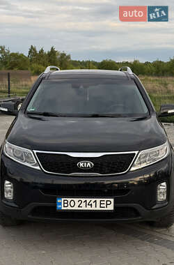 Позашляховик / Кросовер Kia Sorento 2012 в 