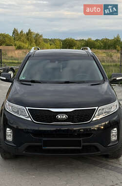 Позашляховик / Кросовер Kia Sorento 2012 в 