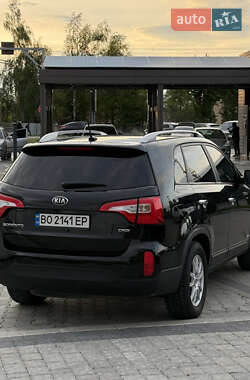 Позашляховик / Кросовер Kia Sorento 2012 в 