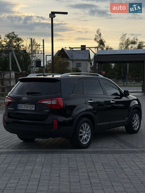Позашляховик / Кросовер Kia Sorento 2012 в Івано-Франківську