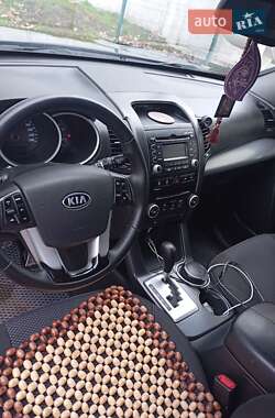 Позашляховик / Кросовер Kia Sorento 2009 в 