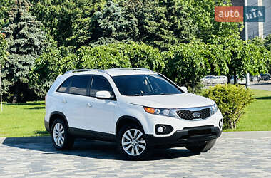 Позашляховик / Кросовер Kia Sorento 2011 в 