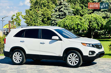 Позашляховик / Кросовер Kia Sorento 2011 в 