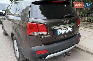 Позашляховик / Кросовер Kia Sorento 2011 в 