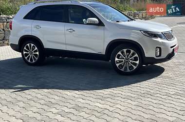 Позашляховик / Кросовер Kia Sorento 2015 в 