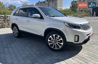 Позашляховик / Кросовер Kia Sorento 2015 в 