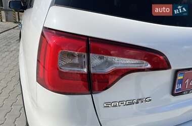 Позашляховик / Кросовер Kia Sorento 2015 в 