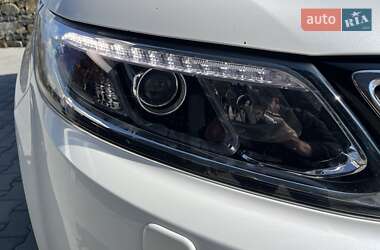 Позашляховик / Кросовер Kia Sorento 2015 в 