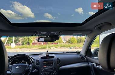 Позашляховик / Кросовер Kia Sorento 2015 в 