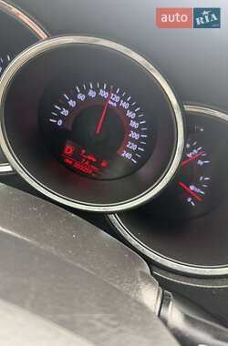 Позашляховик / Кросовер Kia Sorento 2012 в 