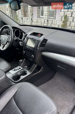 Позашляховик / Кросовер Kia Sorento 2012 в 