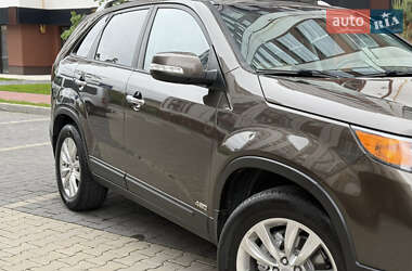 Позашляховик / Кросовер Kia Sorento 2010 в 