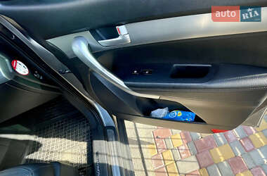 Внедорожник / Кроссовер Kia Sorento 2012 в 