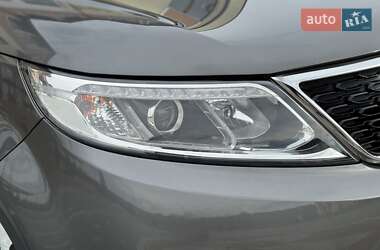 Позашляховик / Кросовер Kia Sorento 2013 в 