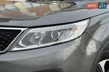 Позашляховик / Кросовер Kia Sorento 2013 в 
