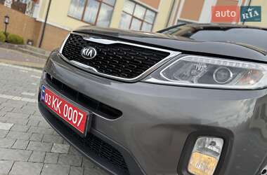 Позашляховик / Кросовер Kia Sorento 2013 в 