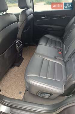 Позашляховик / Кросовер Kia Sorento 2015 в 