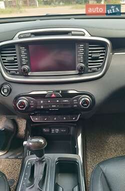 Позашляховик / Кросовер Kia Sorento 2015 в 