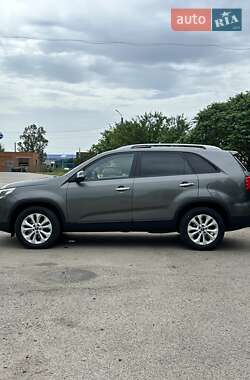 Позашляховик / Кросовер Kia Sorento 2012 в 