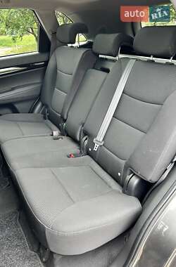 Позашляховик / Кросовер Kia Sorento 2012 в 