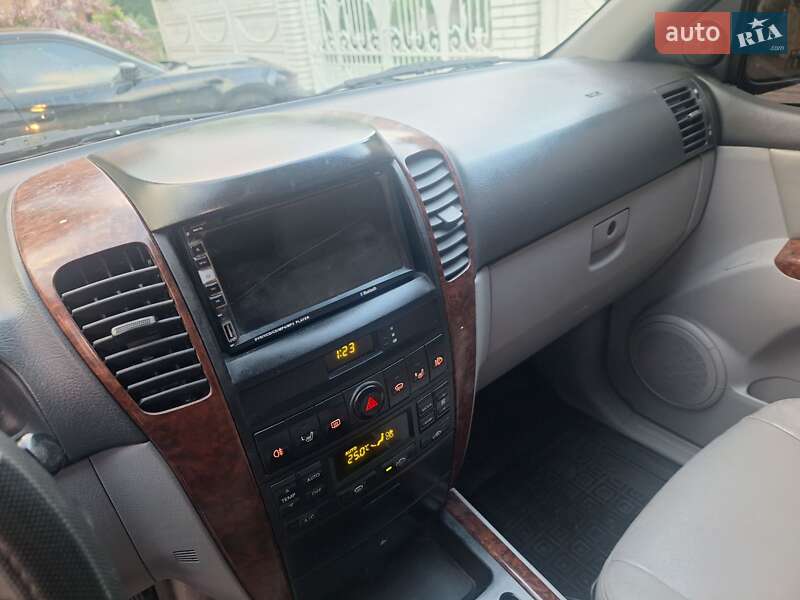 Внедорожник / Кроссовер Kia Sorento 2004 в Черновцах