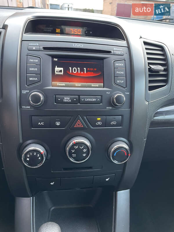 Внедорожник / Кроссовер Kia Sorento 2012 в Конотопе