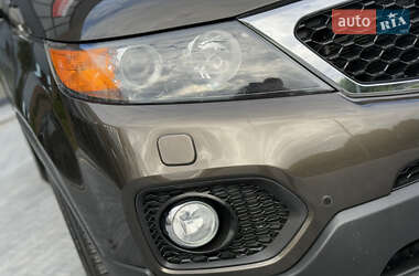 Позашляховик / Кросовер Kia Sorento 2010 в 