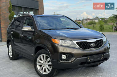 Позашляховик / Кросовер Kia Sorento 2010 в 