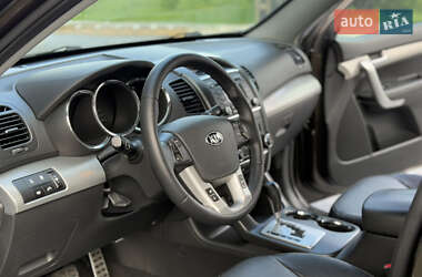 Позашляховик / Кросовер Kia Sorento 2010 в 