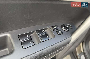 Позашляховик / Кросовер Kia Sorento 2010 в 