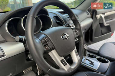 Позашляховик / Кросовер Kia Sorento 2010 в 