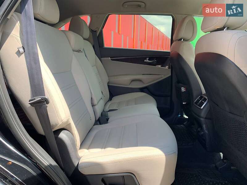 Позашляховик / Кросовер Kia Sorento 2015 в Києві