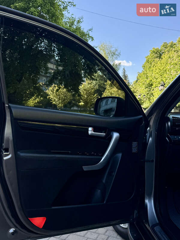 Внедорожник / Кроссовер Kia Sorento 2010 в Выгоде