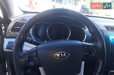 Позашляховик / Кросовер Kia Sorento 2011 в 