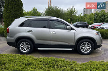 Внедорожник / Кроссовер Kia Sorento 2014 в 