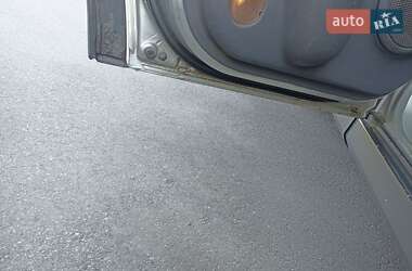 Внедорожник / Кроссовер Kia Sorento 2003 в 